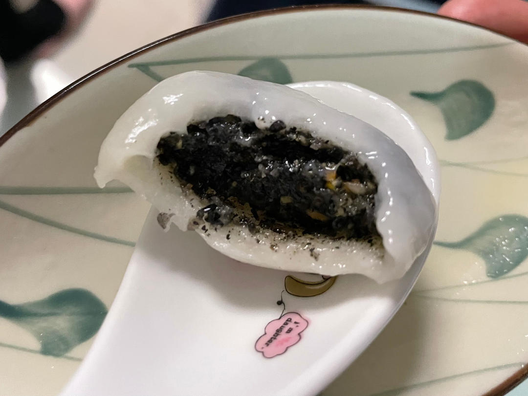 流心汤圆（花生馅&黑芝麻馅）