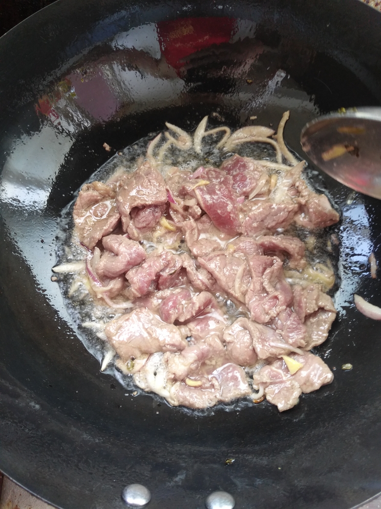 酸菜牛肉的做法 步骤5