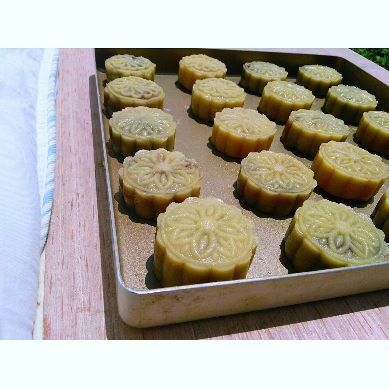 广式月饼——蛋黄莲蓉月饼