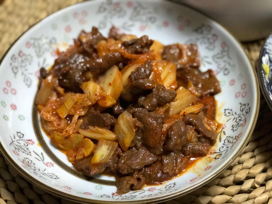 繘做的韩式泡菜炒牛肉