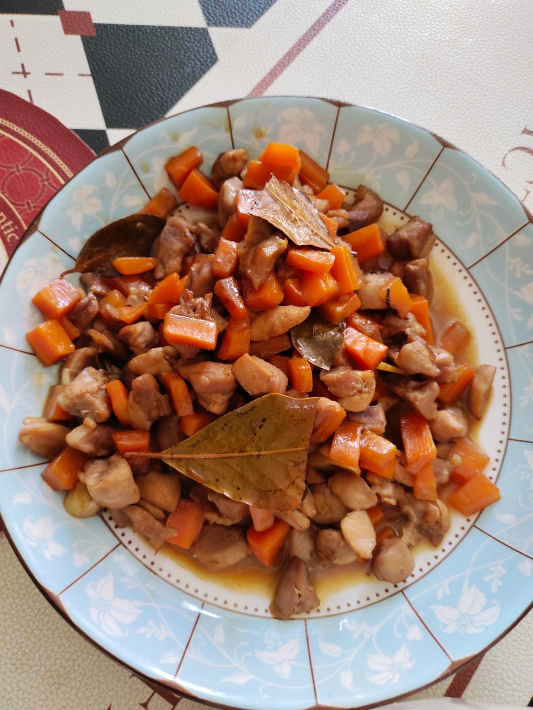 适合宝宝吃的嫩滑多汁的胡萝卜鸡腿肉