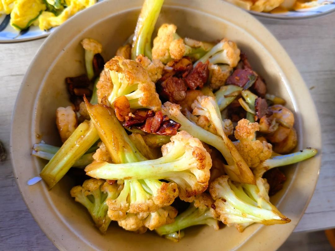 每次下馆子必点的脆脆的干锅花菜🙋