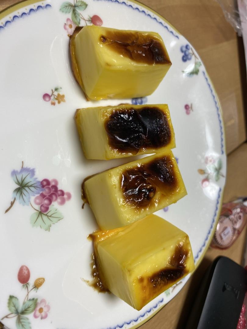 偷师学艺🤫🤫🤫照片没经过任何修图处理，保真原色，一餐出俩菜，再也不用去超市买奶酪棒了，宝宝的福音，宝妈的安心，没有添加剂的烤奶酪