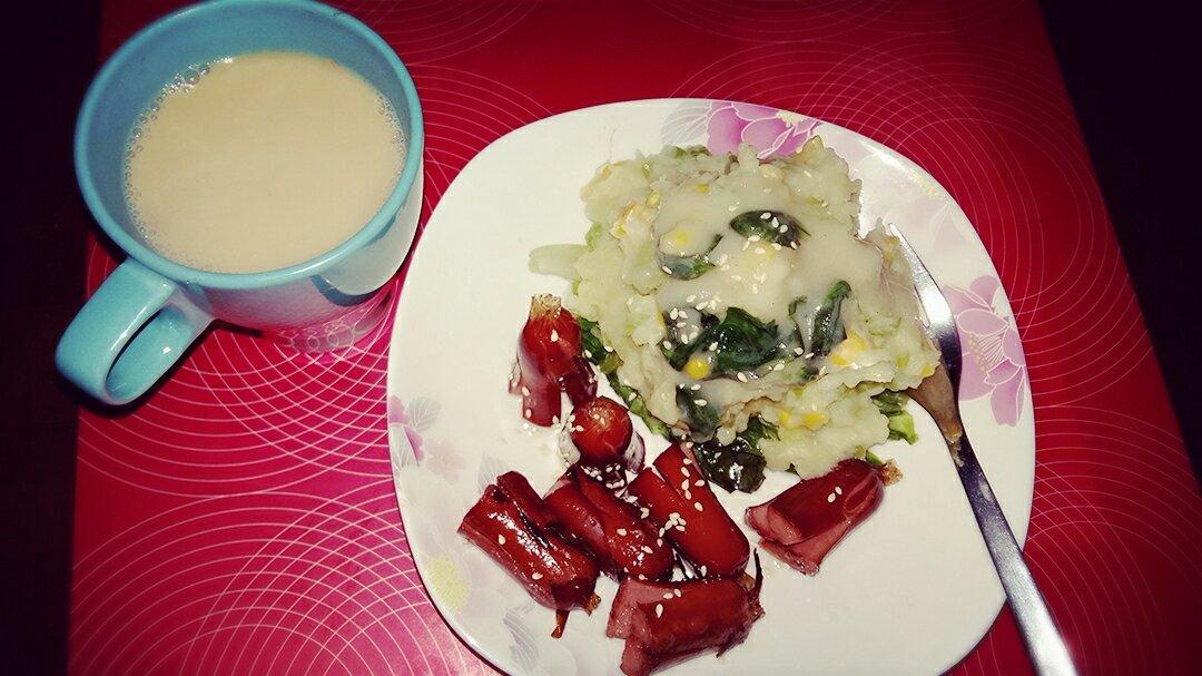 罗勒土豆泥配章鱼君（脆皮肠）的做法