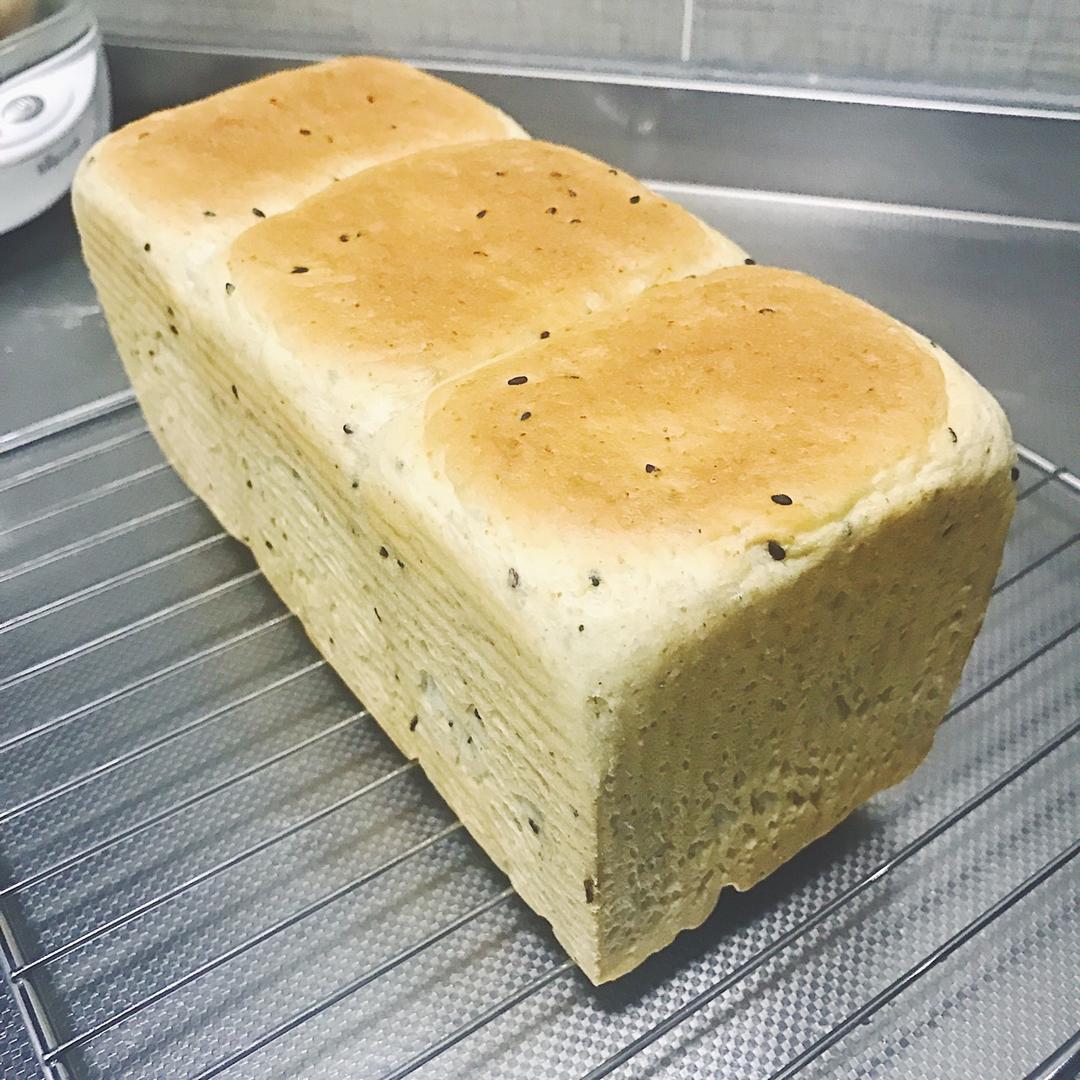 全麦芝麻牛奶土司