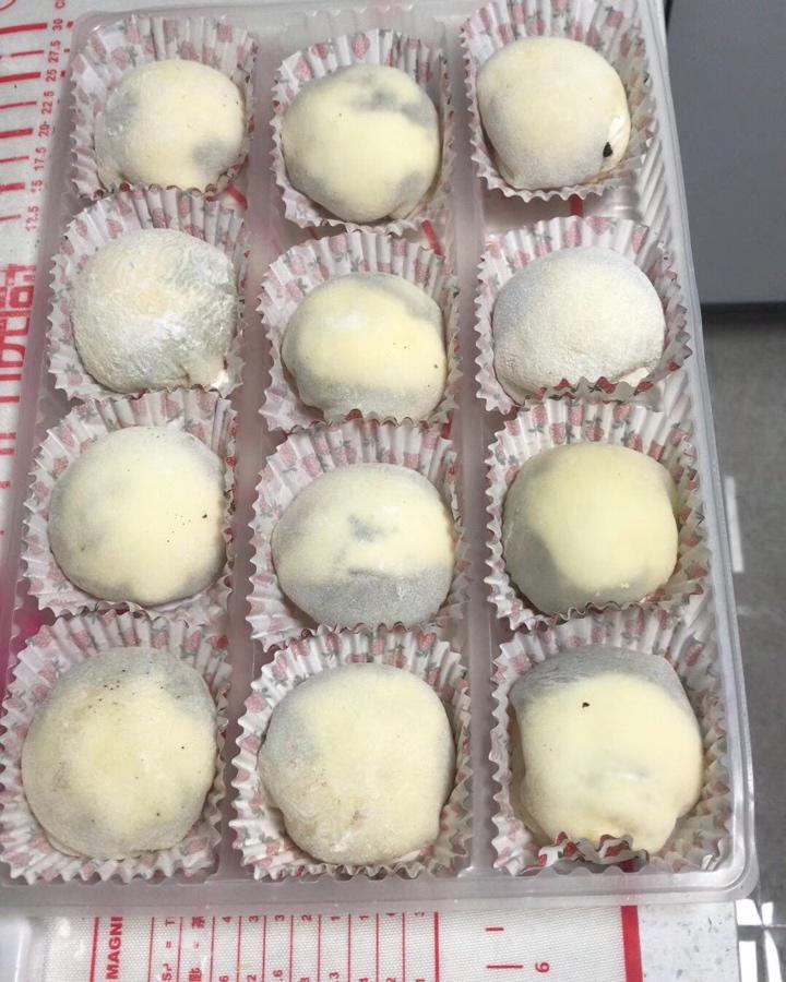 腹黑白胖子——奥利奥雪媚娘