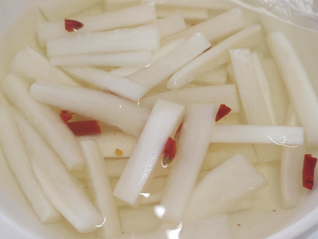 腌萝卜，酸甜爽口