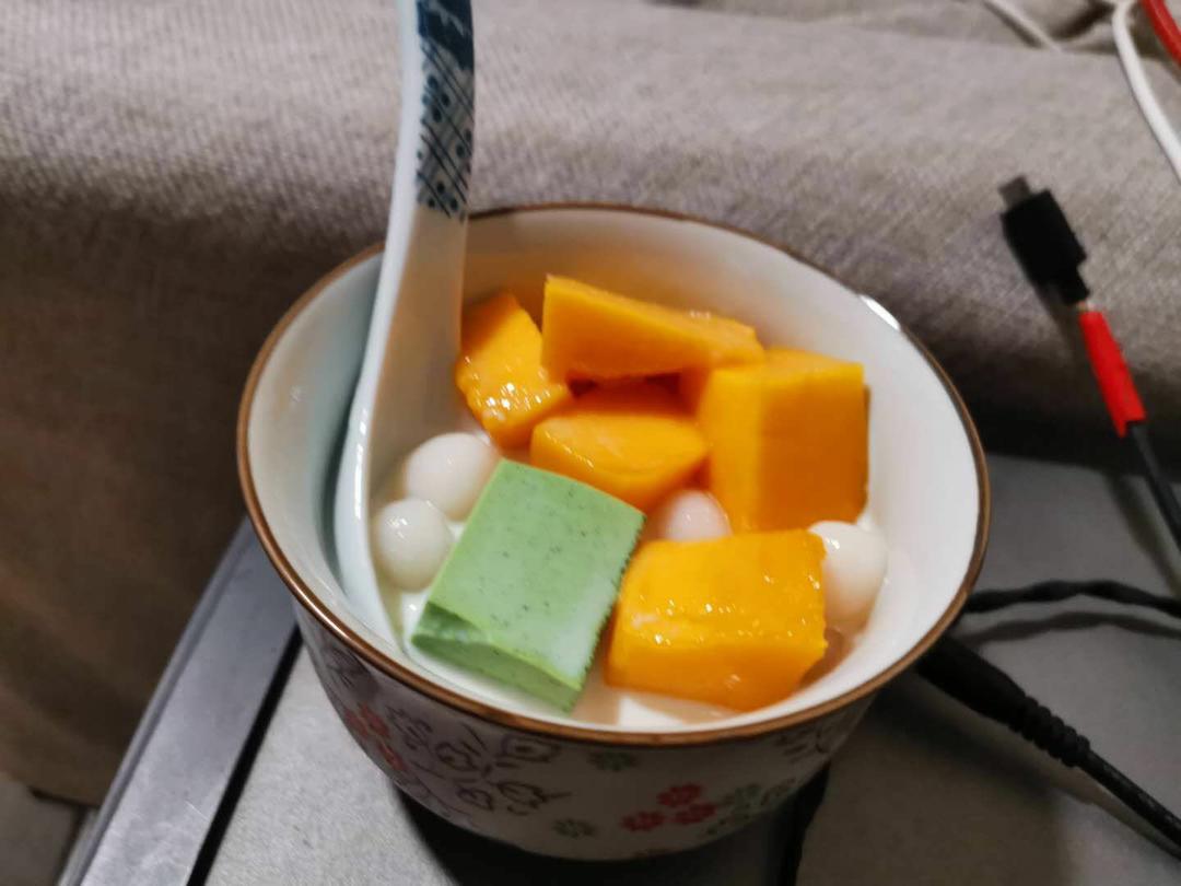 夏日必备小甜品抹茶奶冻白玉丸子