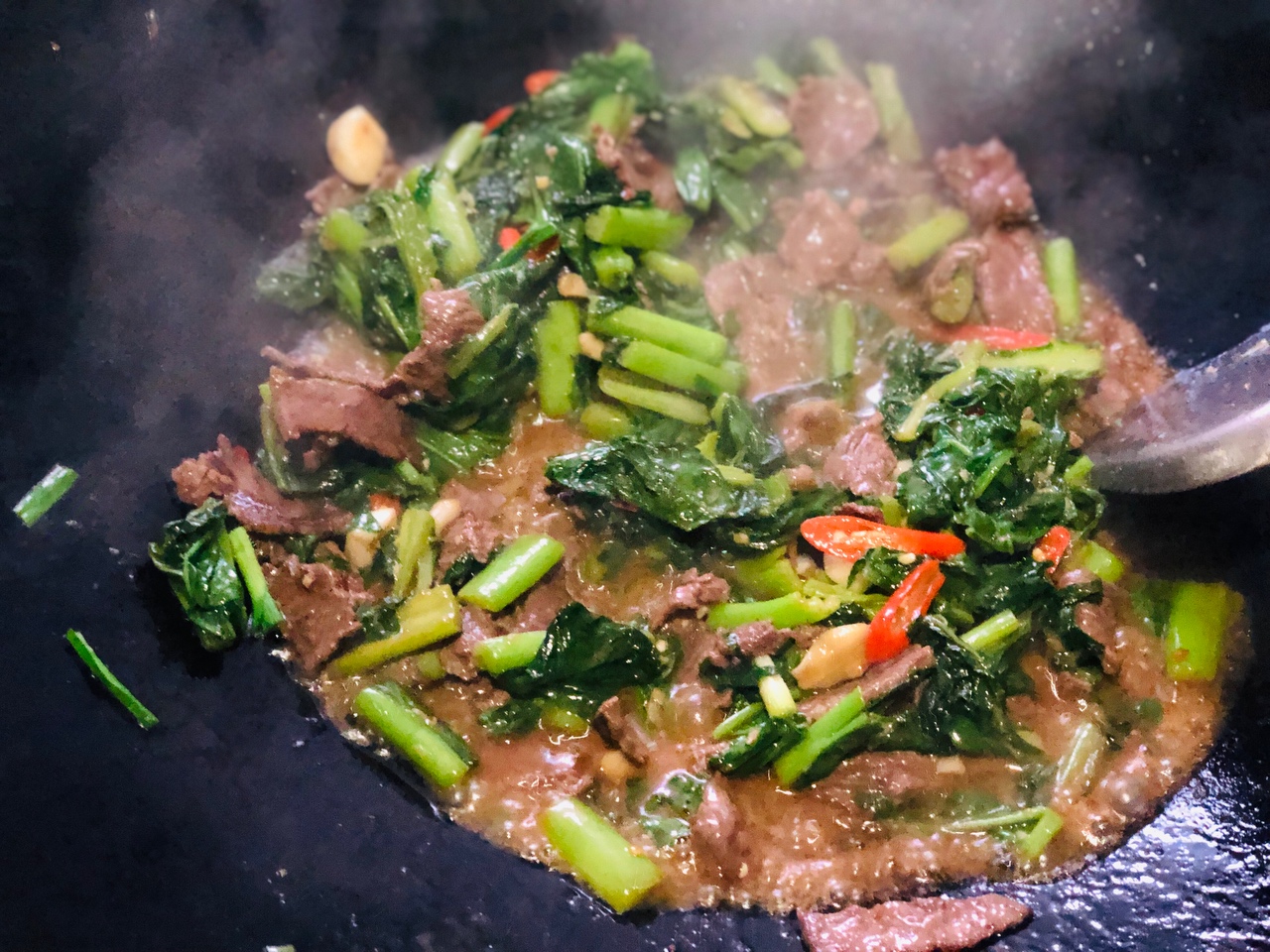 青菜炒牛肉的做法