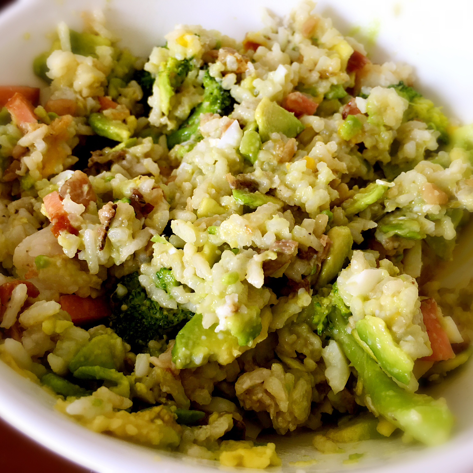 一人食牛油果溏心蛋拌饭