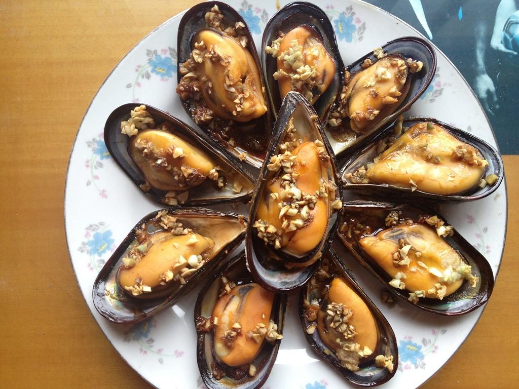 蒜泥烤青口 Roasted Mussels with Garlic的做法