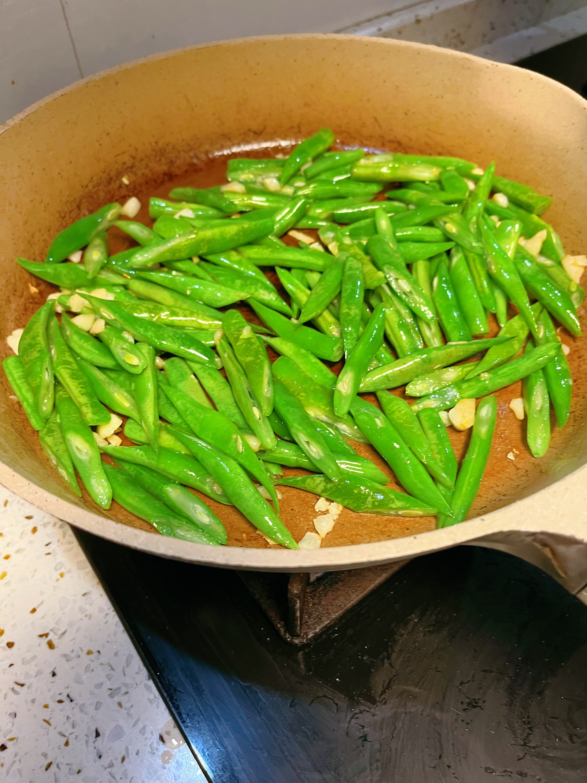 清炒刀豆的做法 步骤3