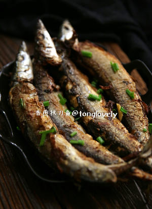香煎秋刀鱼----鱼肉精致鲜美哦的做法 步骤6