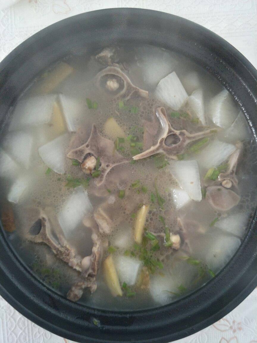 羊蝎子萝卜汤