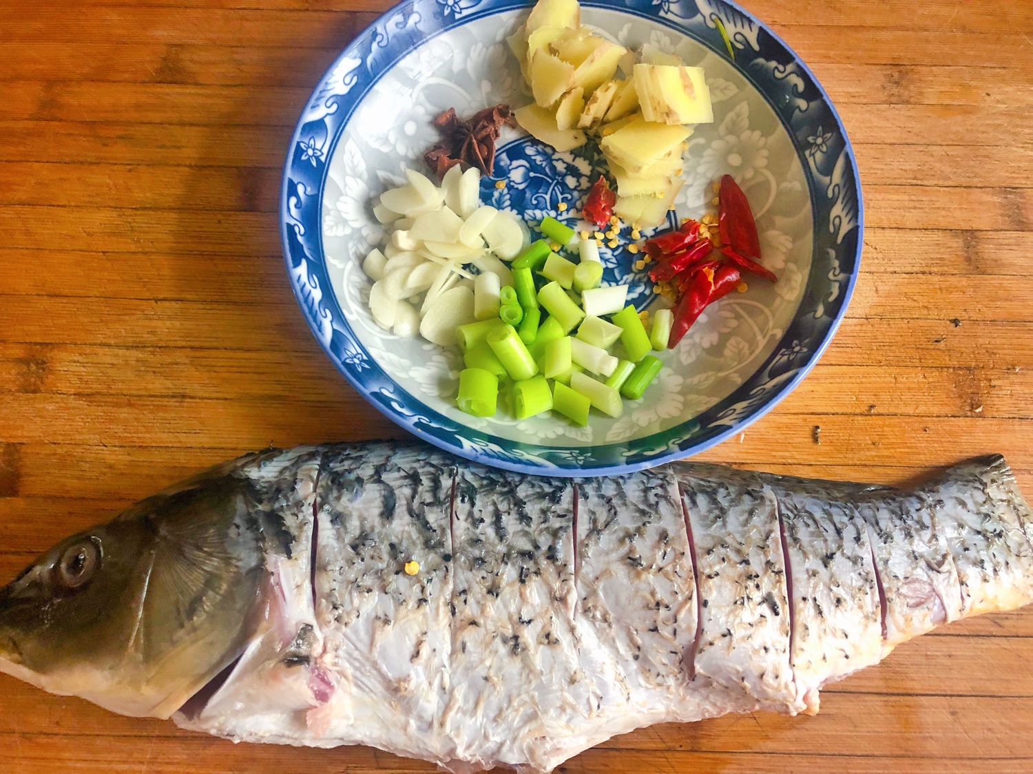 好吃的铁锅炖鱼的做法 步骤1