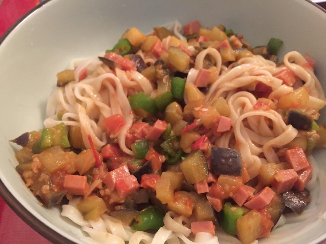 双茄素酱拌面