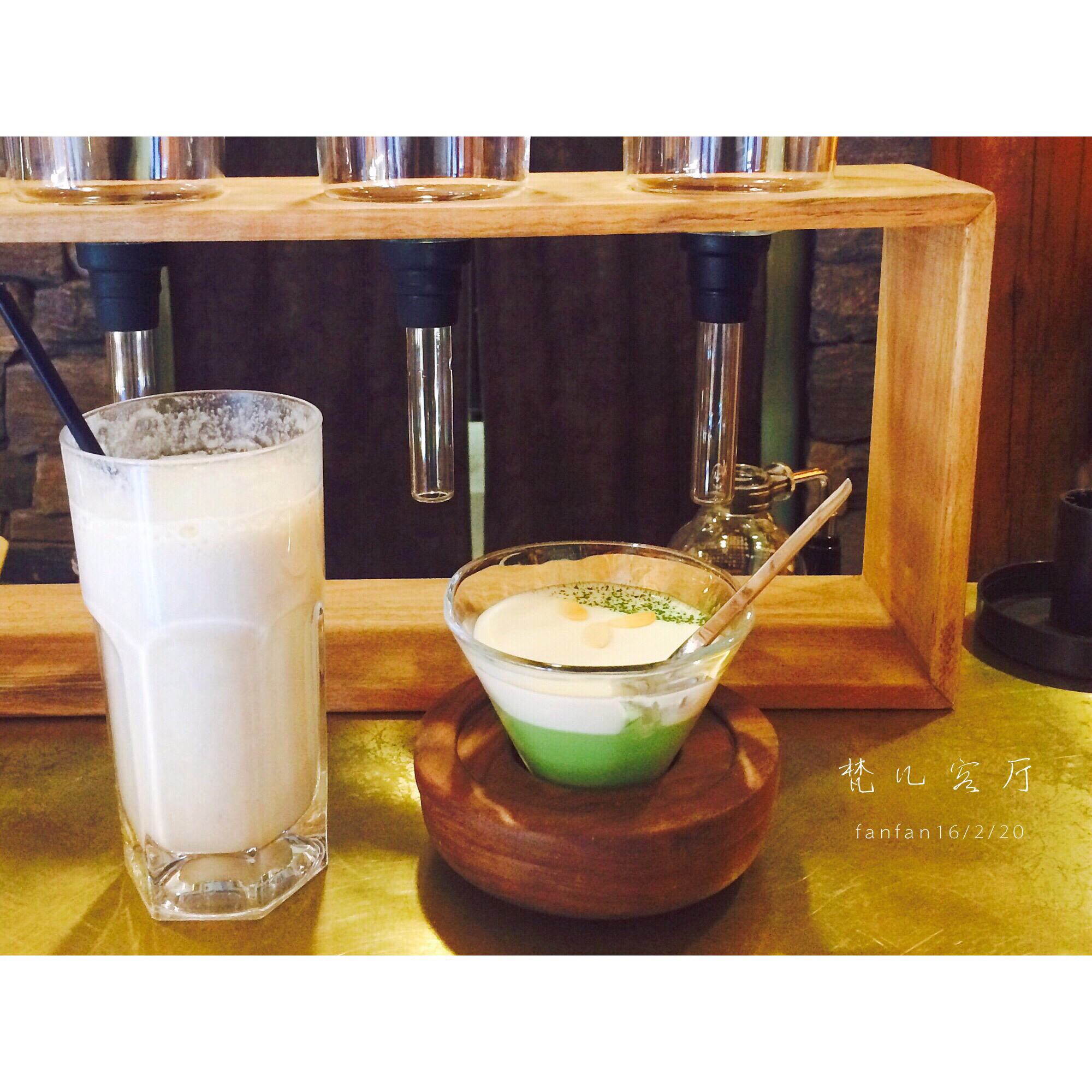 在咖啡厅照相才是正经事