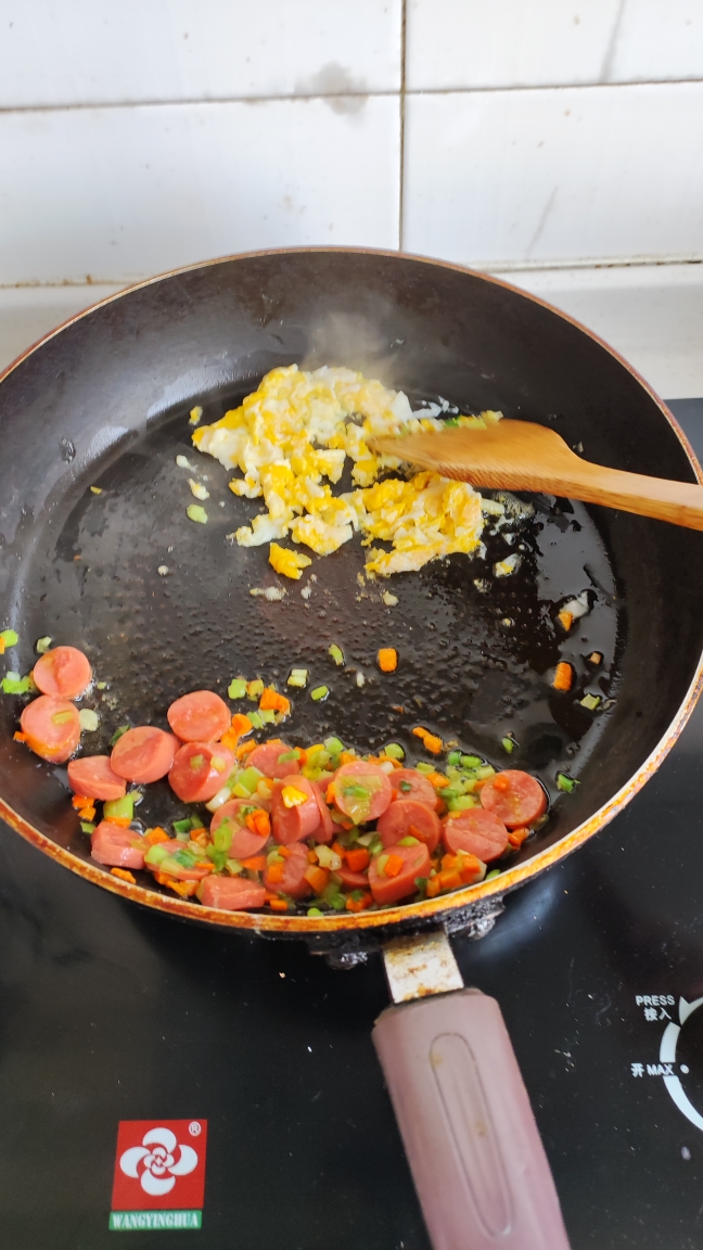 大葱火腿蛋炒饭的做法 步骤3