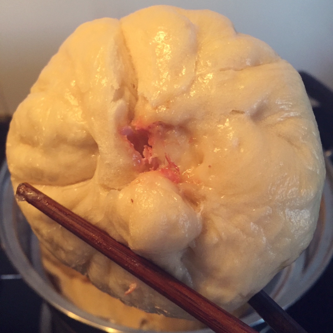 包包子的手法（鲜虾猪肉包）