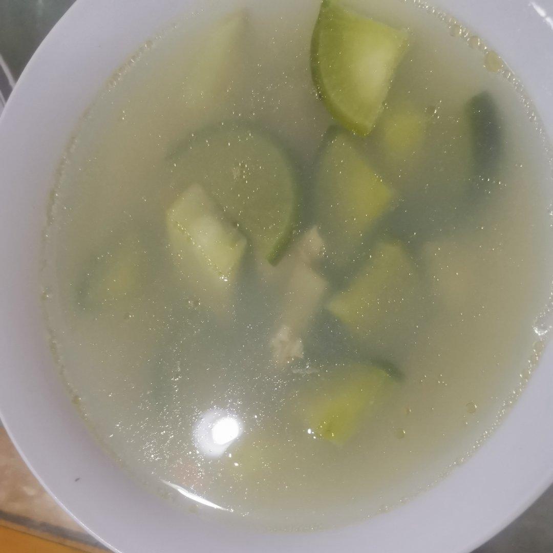 白萝卜蛤蜊汤，清淡清爽