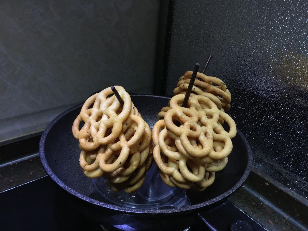 靓女华做的糖环广府传统食品