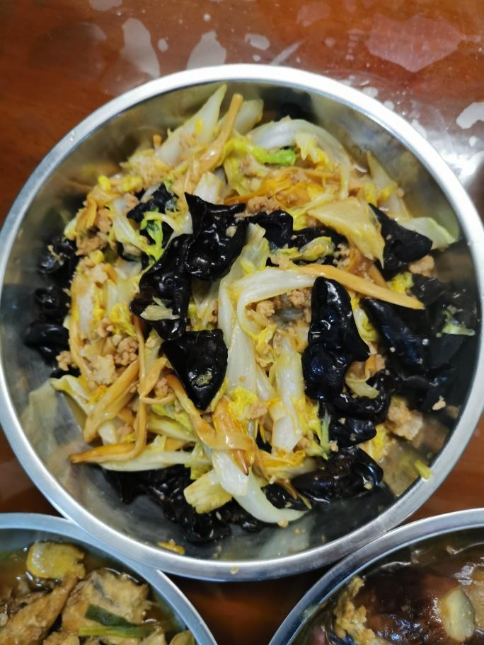 肉末魔芋金针菜黑木耳炒娃娃菜