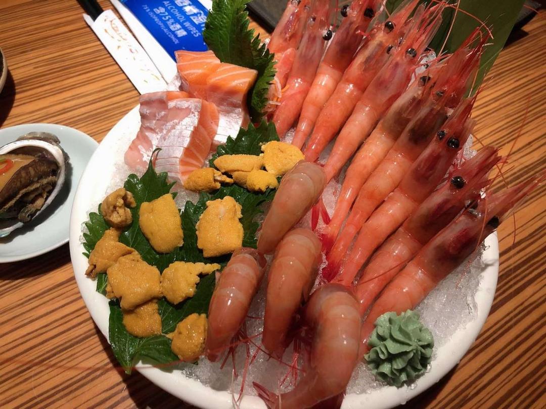 团圆夜里幸福生活。