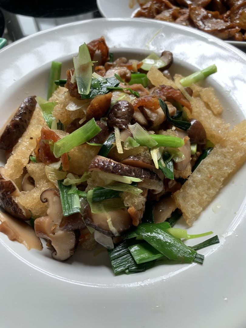 香菇虾米炒肉皮