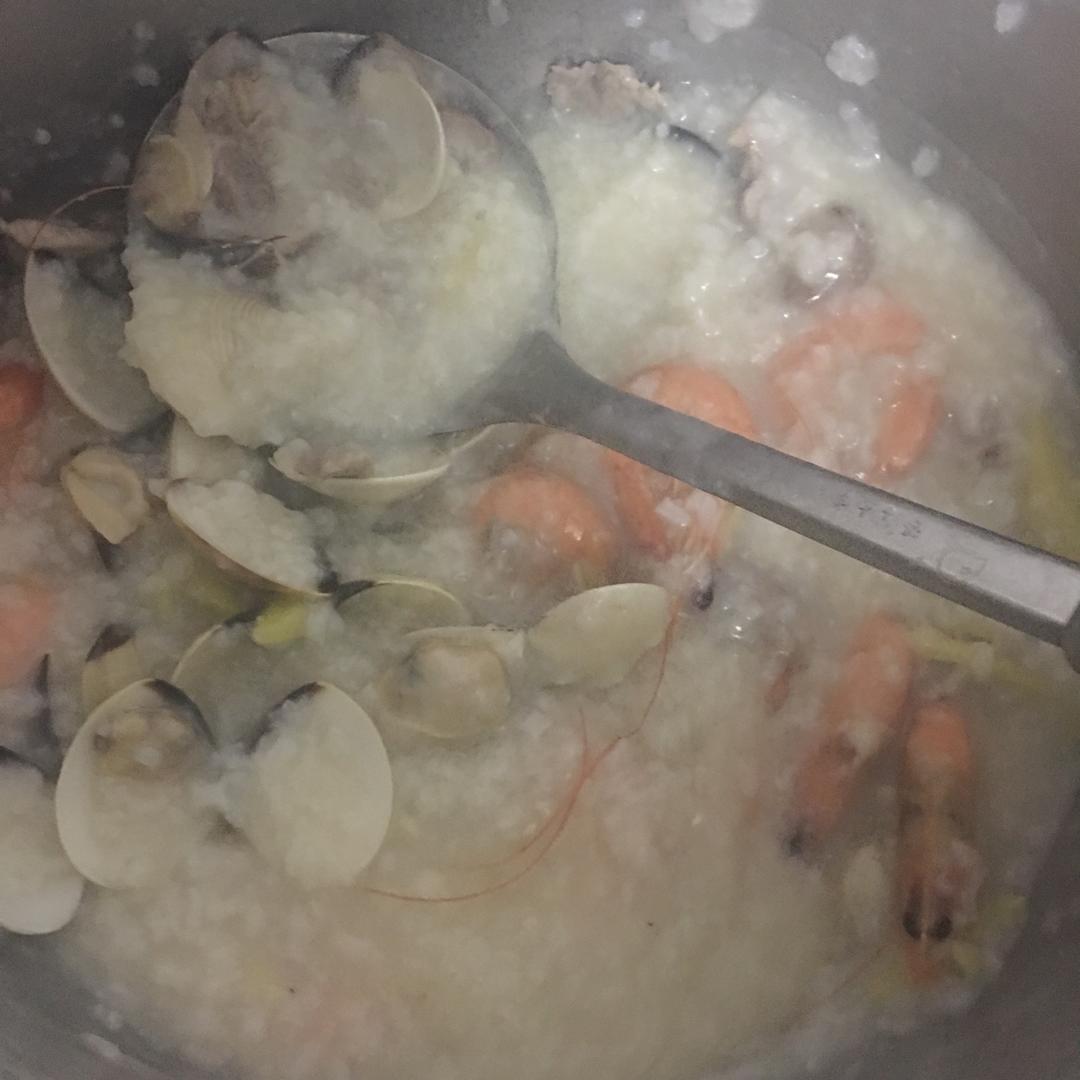 砂锅粥（虾、白贝）