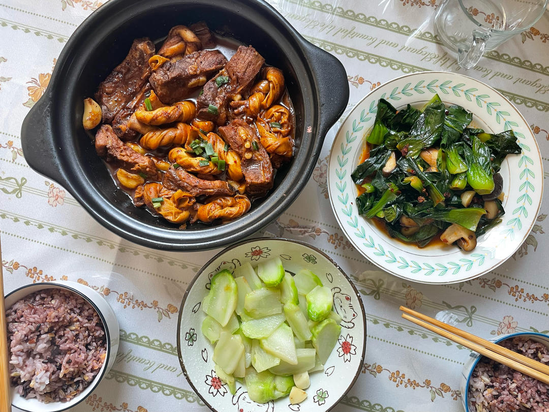 红焖排骨煲（砂锅）