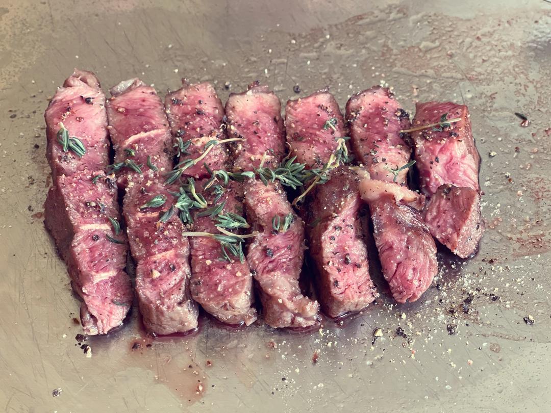 舒肥（低温慢煮）喷枪炙烤牡蛎牛扒的做法