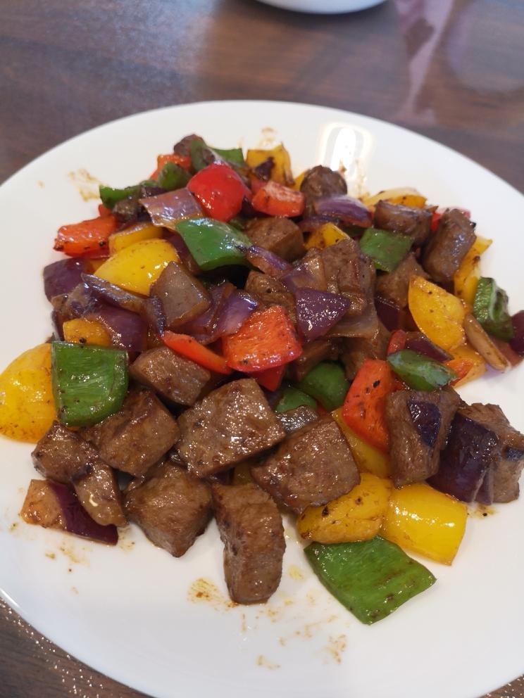 五彩牛肉粒的做法