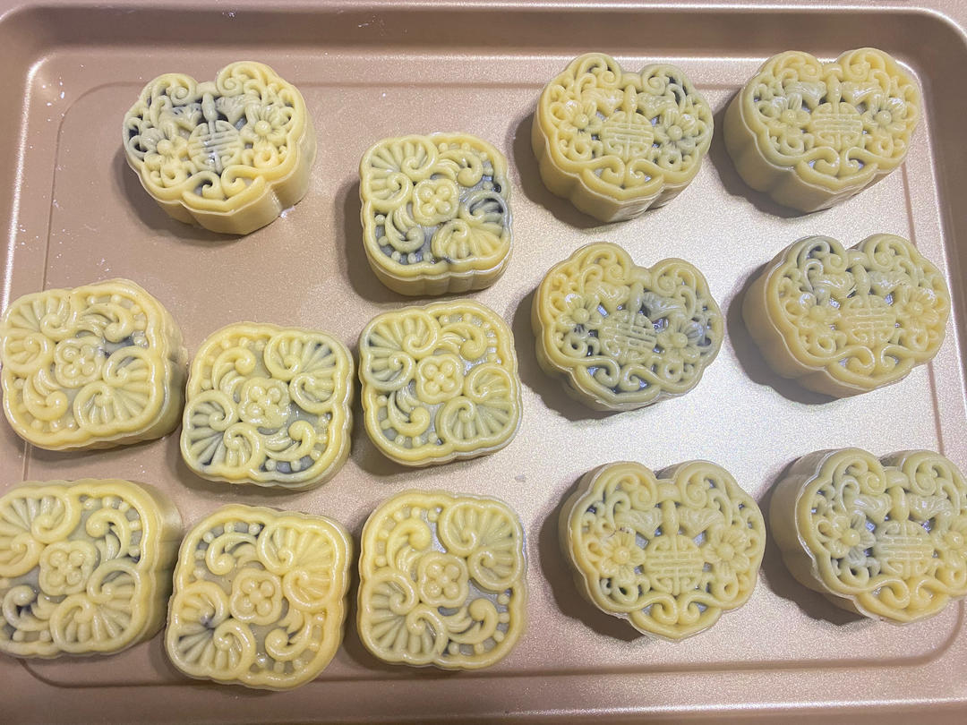 万能广式月饼皮（附上菠萝月饼制作）