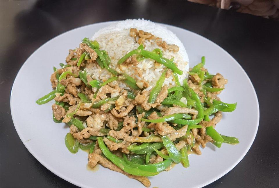㊙️秒杀饭店的青椒肉丝盖浇饭，学会不用买