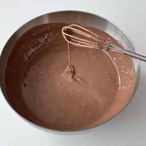 一口平底锅搞定✨松软可口🍫香蕉巧克力松饼的做法 步骤5