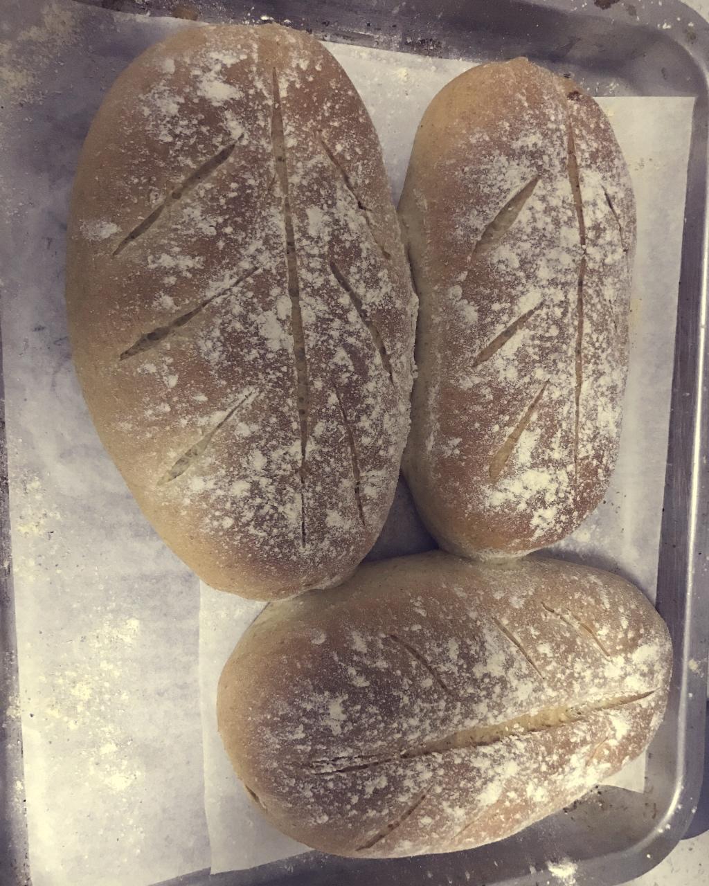 红豆/肉松麻薯软欧面包+石榴茶【曼食慢语】