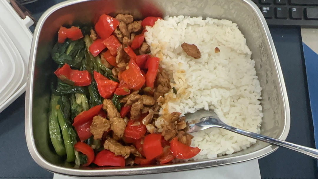 红辣椒炒肉