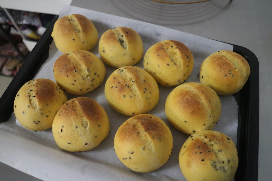 红薯黑芝麻面包球