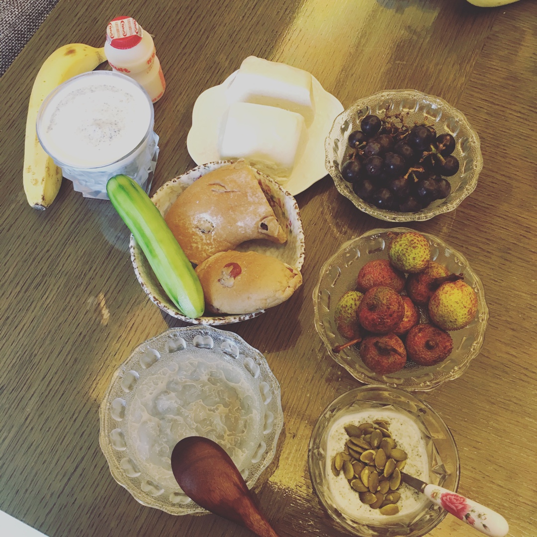 不急不躁吃早餐