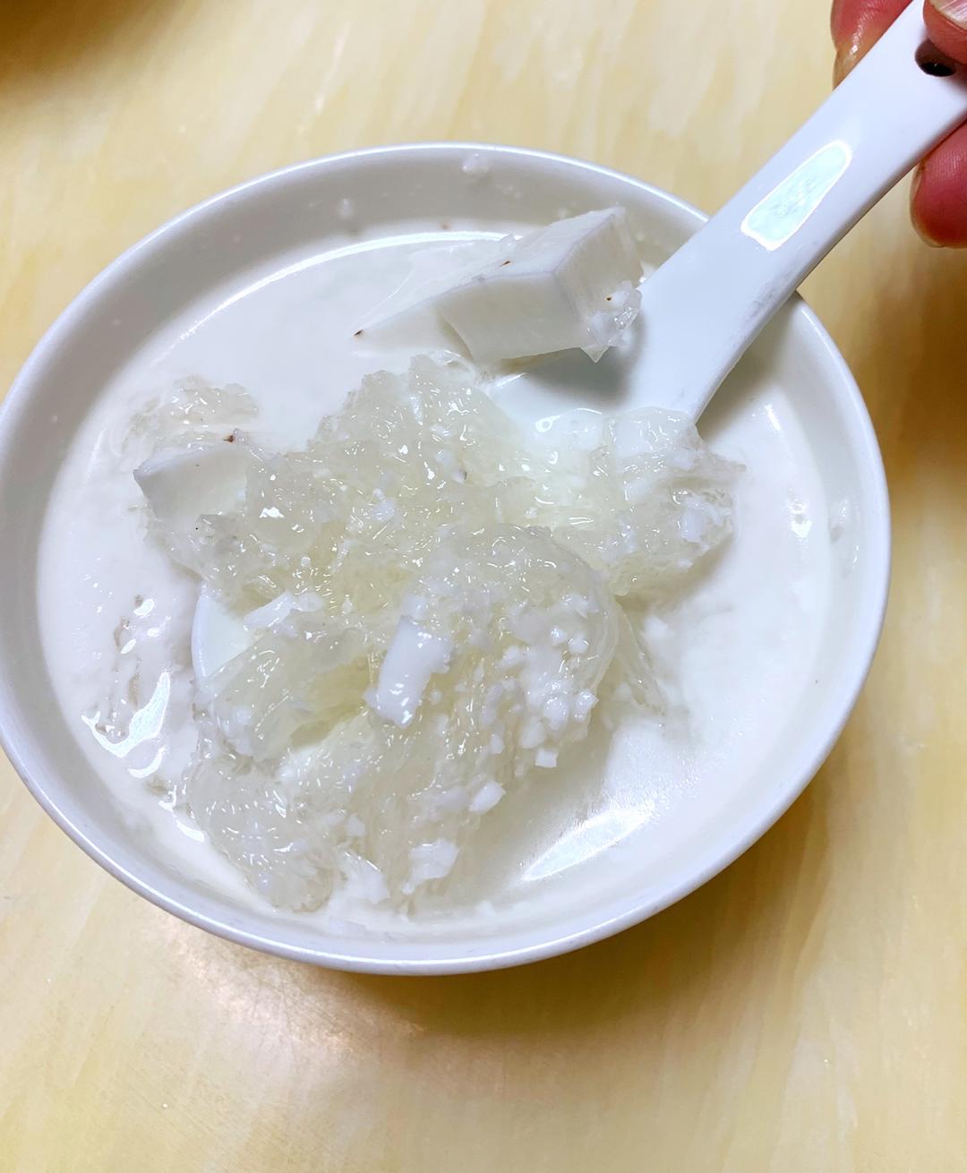 椰汁炖燕窝的做法
