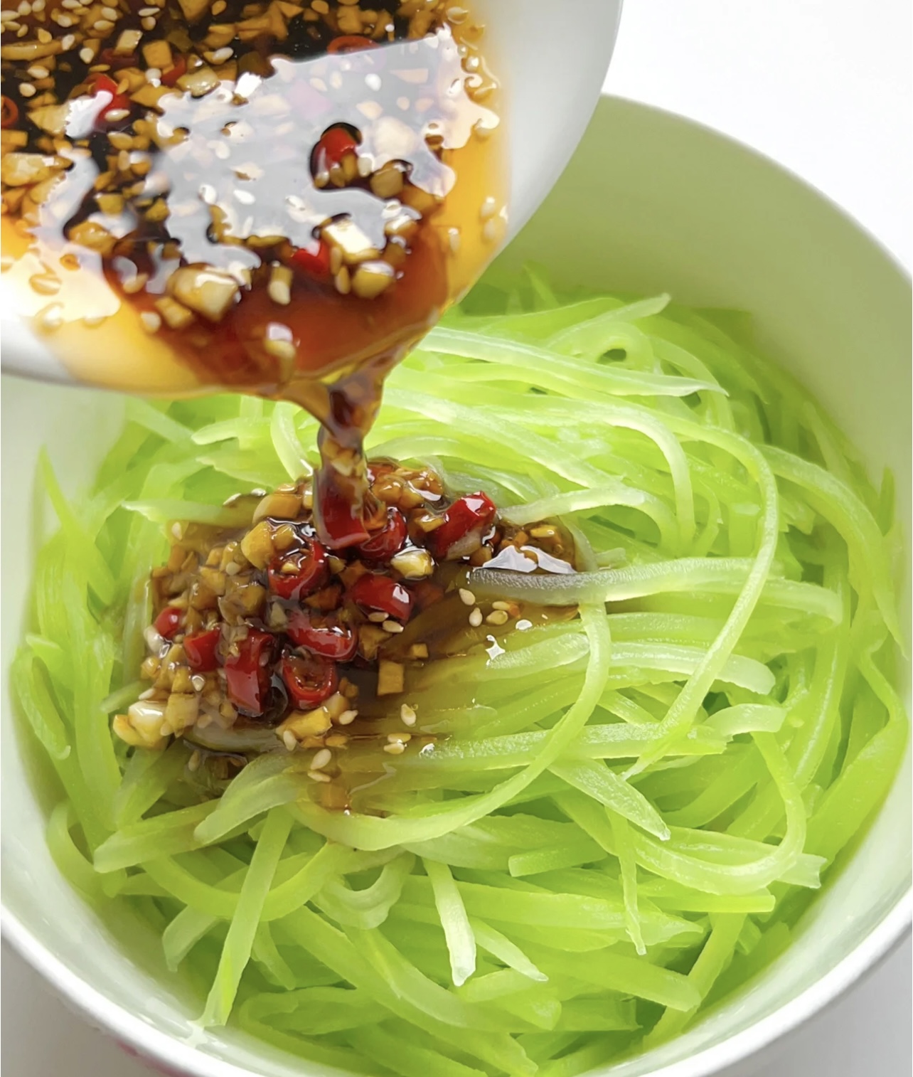 想告诉全世界，这菜太解腻！爽脆开胃的莴笋丝的做法 步骤5