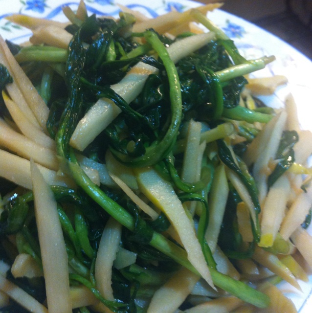 马兰头炒春笋