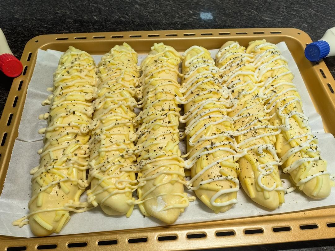 吃不完的马苏里拉，做成这款芝士面包条，口感绝了！