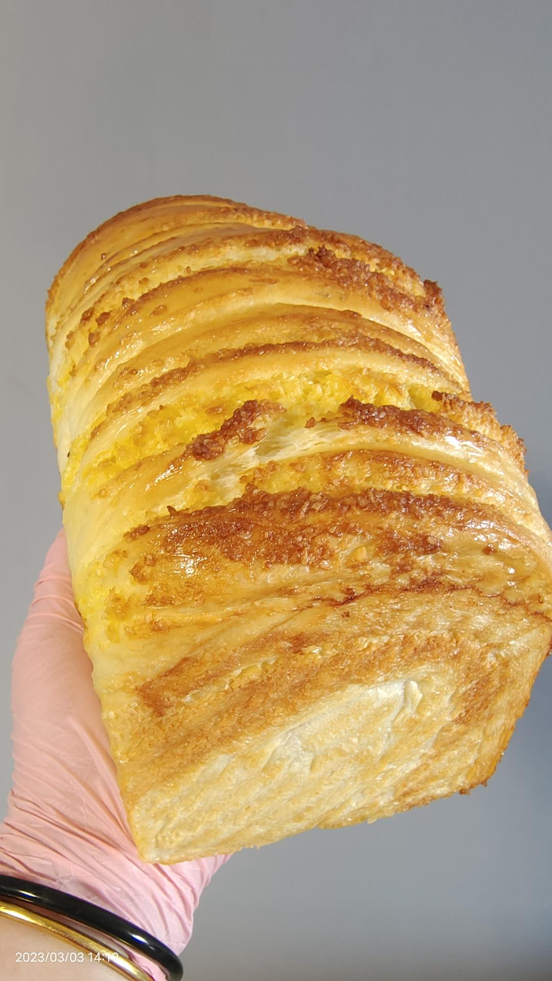 椰蓉满满吐司！幸福的味道。