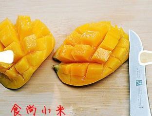 椰浆草莓芒果水果粥的做法 步骤5