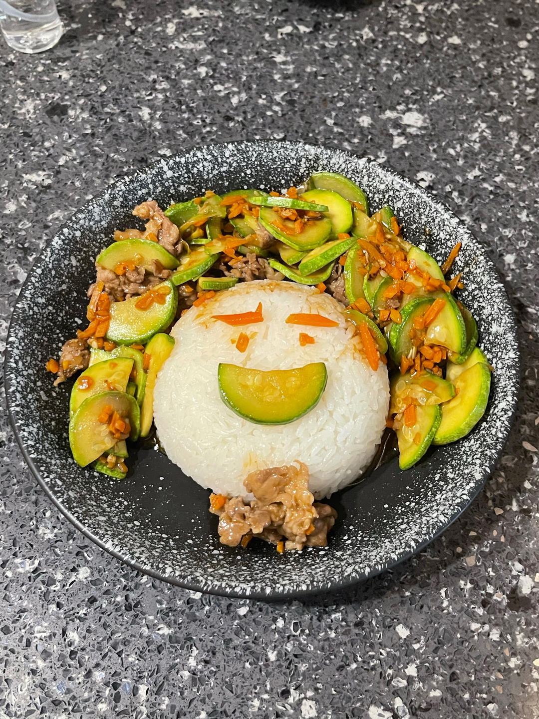 西葫芦炒牛肉盖浇饭