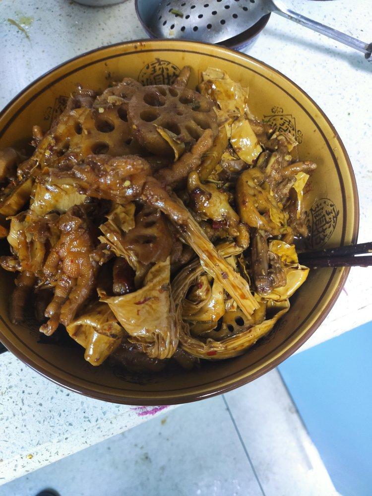 “销魂”卤鸡爪