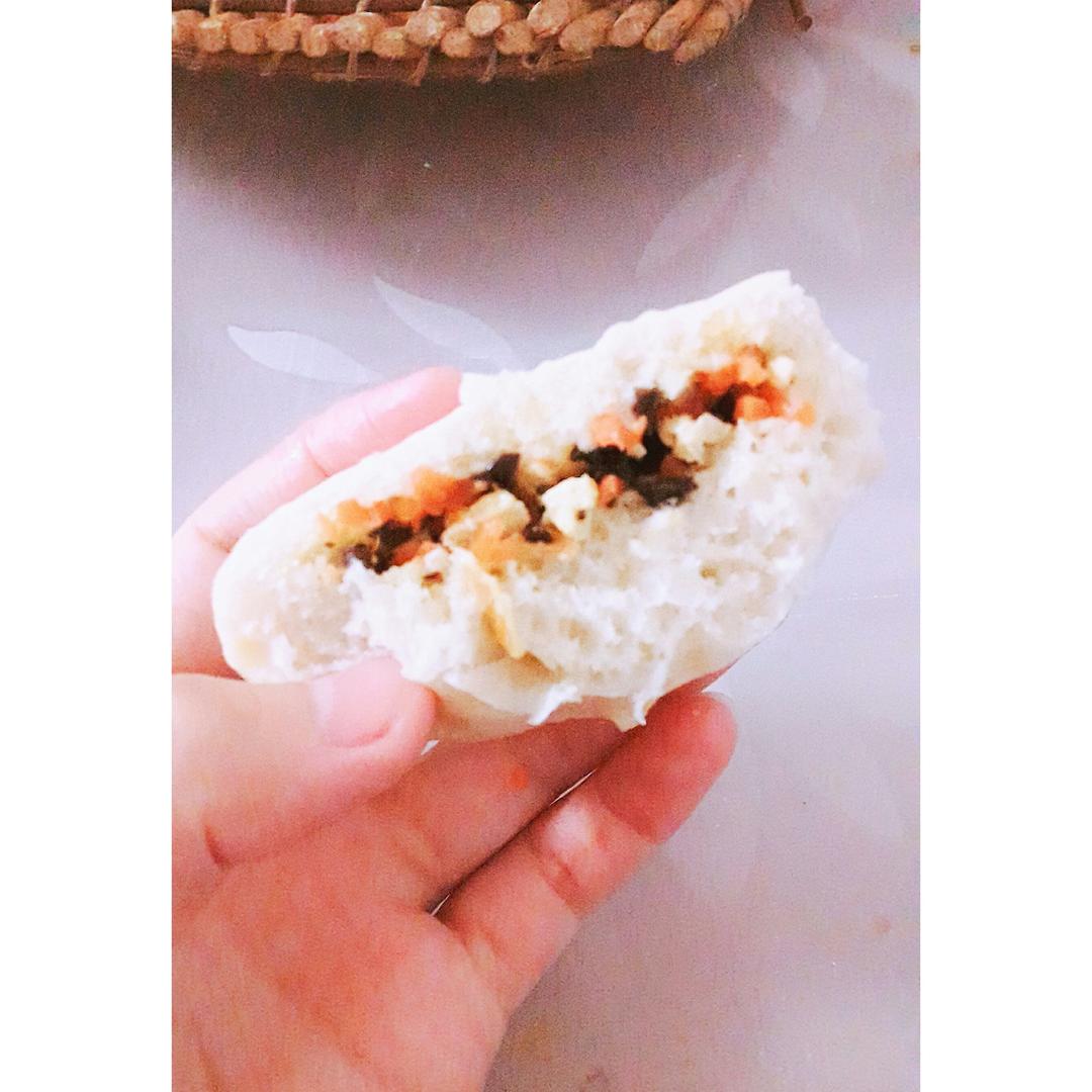 胡萝卜木耳鸡蛋素包子