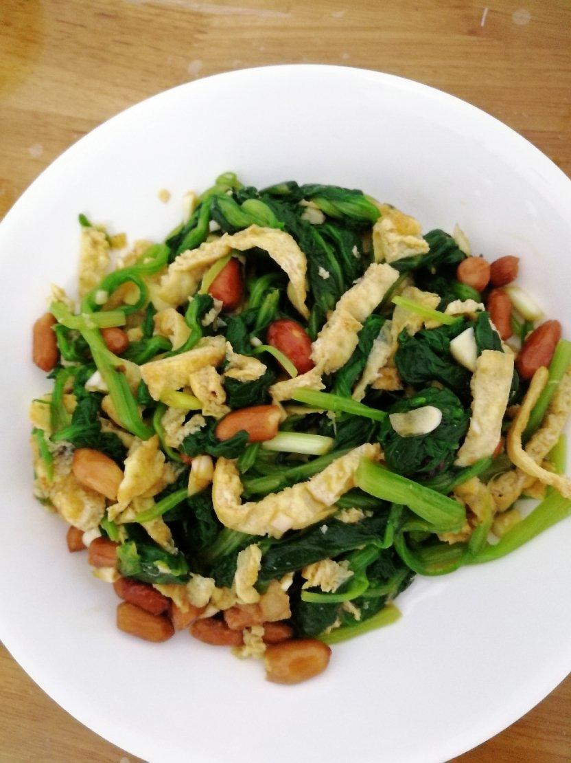 堂妈小厨——鸡蛋皮拌菠菜