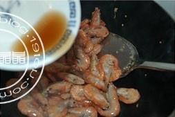 蒜泥蚝油沼虾的做法 步骤3
